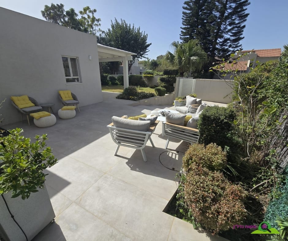 House For Sale in Reut, Modiin.